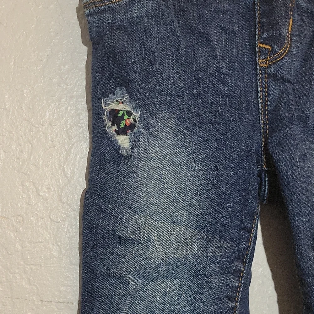 BABY GAP 1969  Distressed Patch Legging Jean